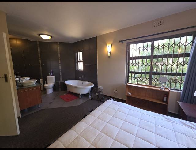 3 BEDROOM APARTMENT FOR SALE IN UMHLANGA CENTRAL
